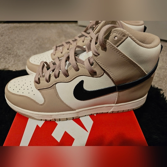 SOLD - Picture 5 of 12